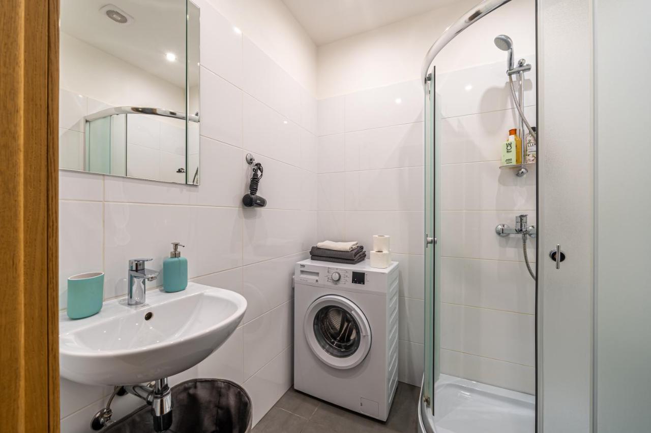 Grizinkalns Residence With Free Parking Riga Bagian luar foto
